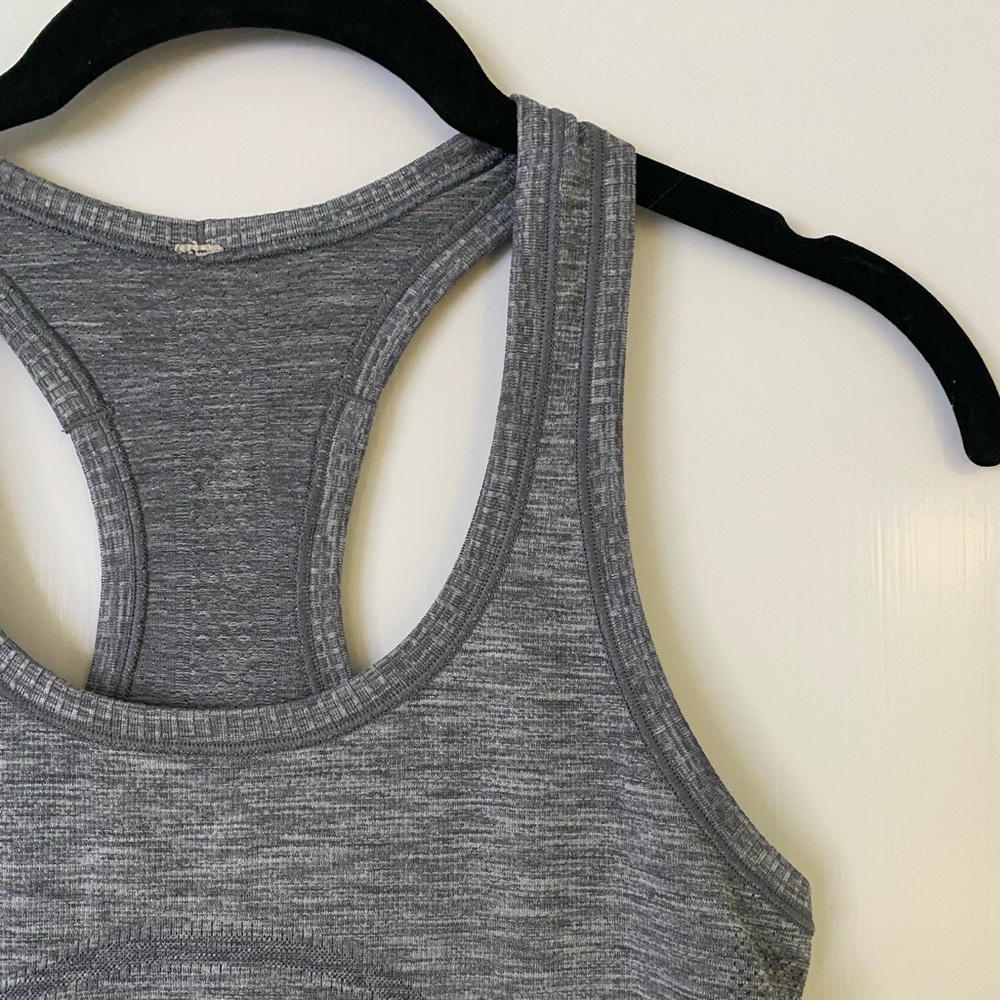 Lululemon Swiftly Tech Racer Back sz 4